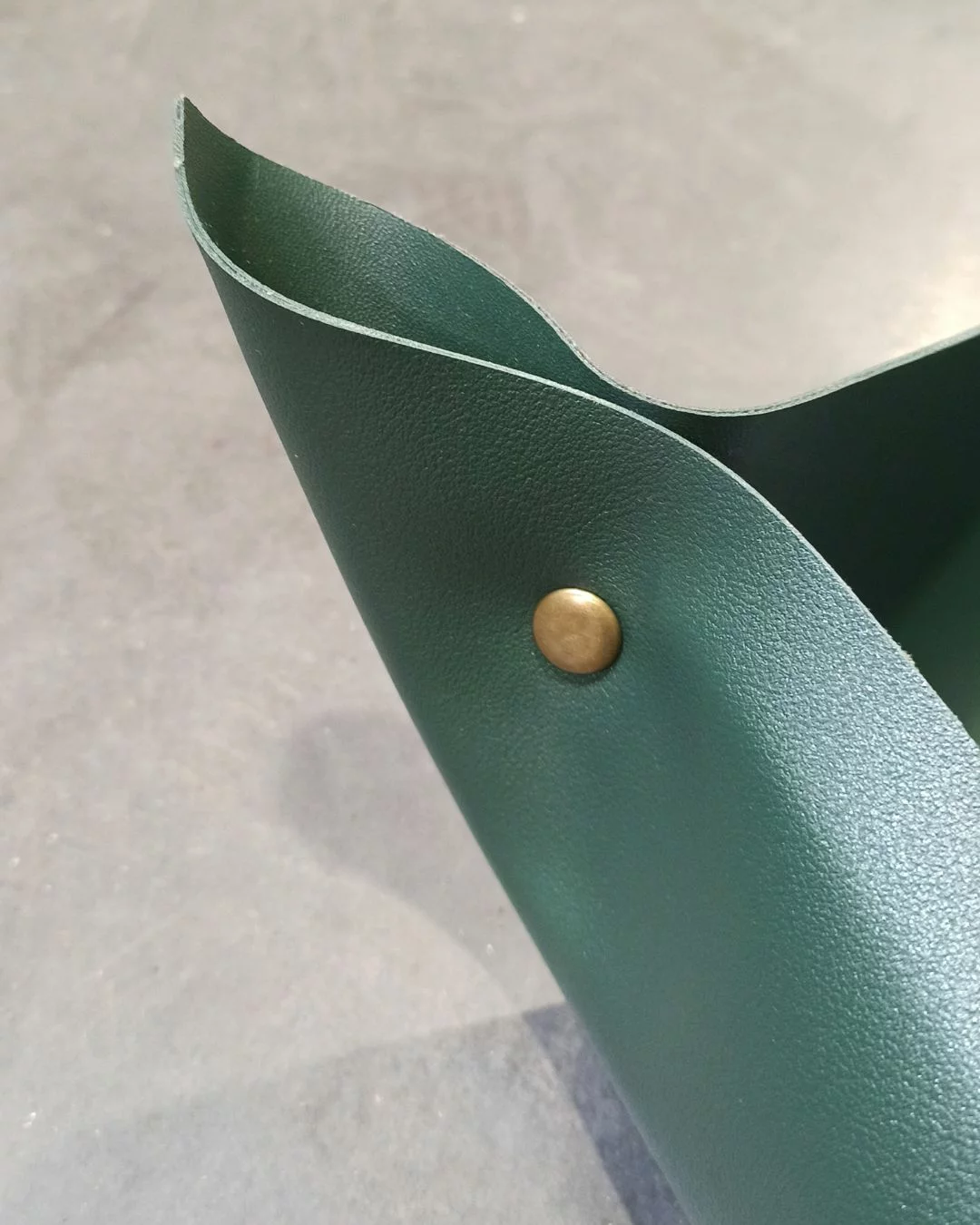 Grand Tapis de Rempotage en Simili Cuir Vert pour Plantes – Image 6