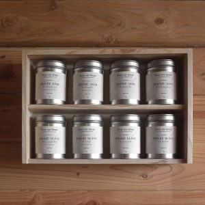 Coffret étagère 8 poivres noirs et blancs