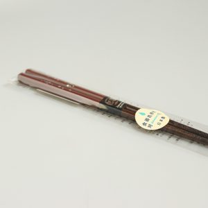 Baguettes « Aka hashi » en bois laqué