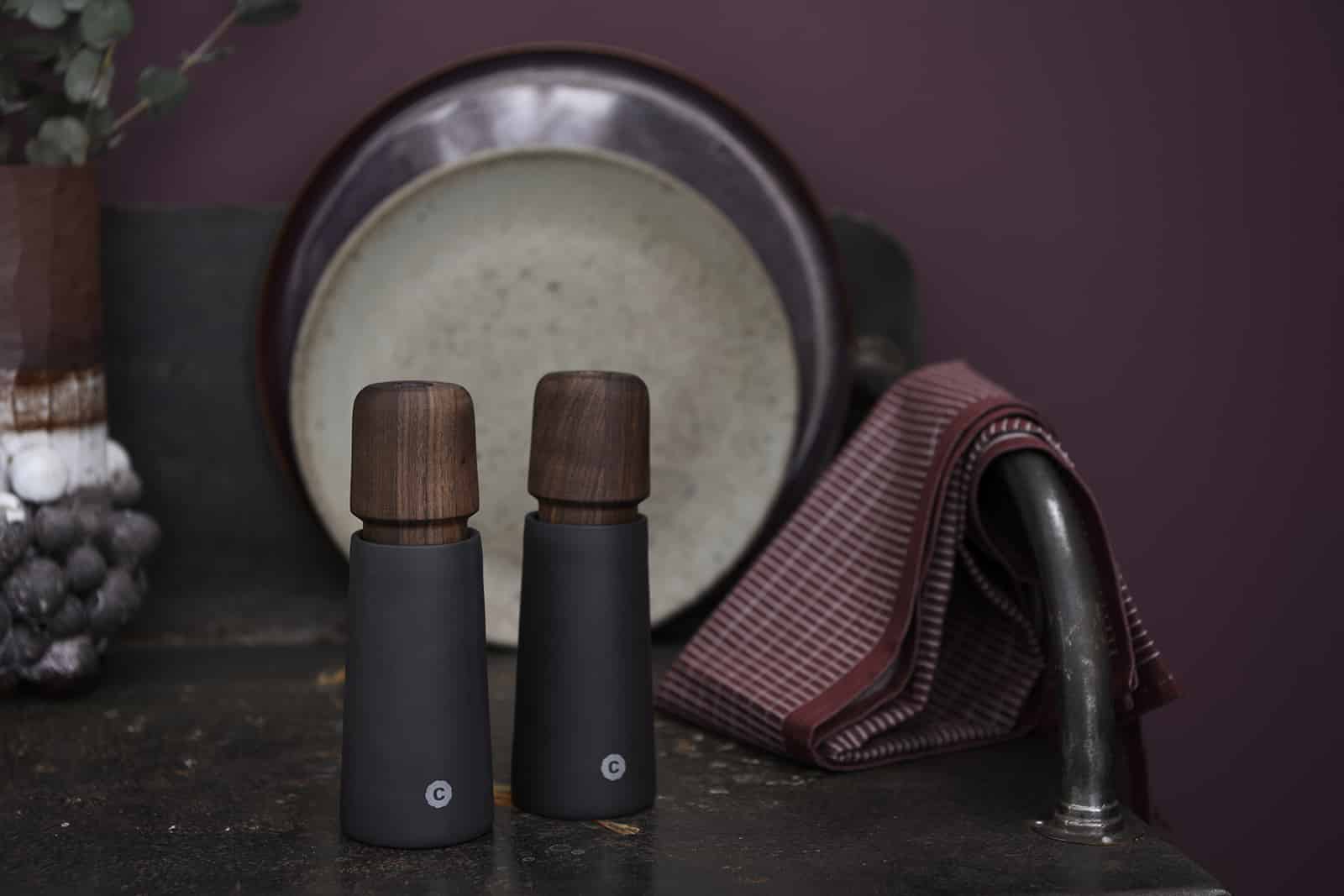 Moulin Stockholm Crushgrind en porcelaine et noyer 17cm – Image 2