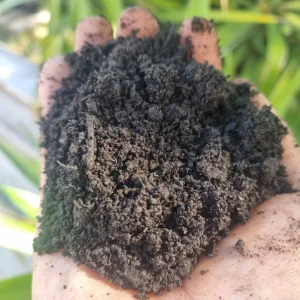 Terreau 4 composts (bovin, équin, ovin et végétal)