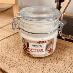 Dentifrice en pâte fruits rouges