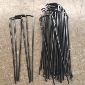 Agraphes pour fixation (pqt de 25)