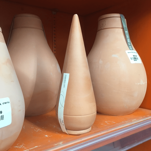 Oia jarre d’irrigation en terre cuite Pointu